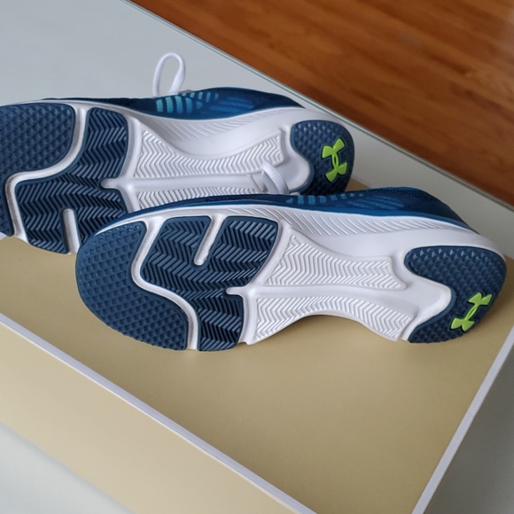 👟Under Armour 👟 Training shoes, size 6 - Picture 4 of 4